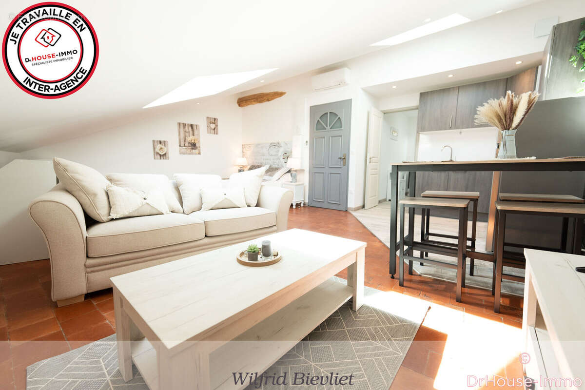 Appartement 340 m² à Riez  - photo 2