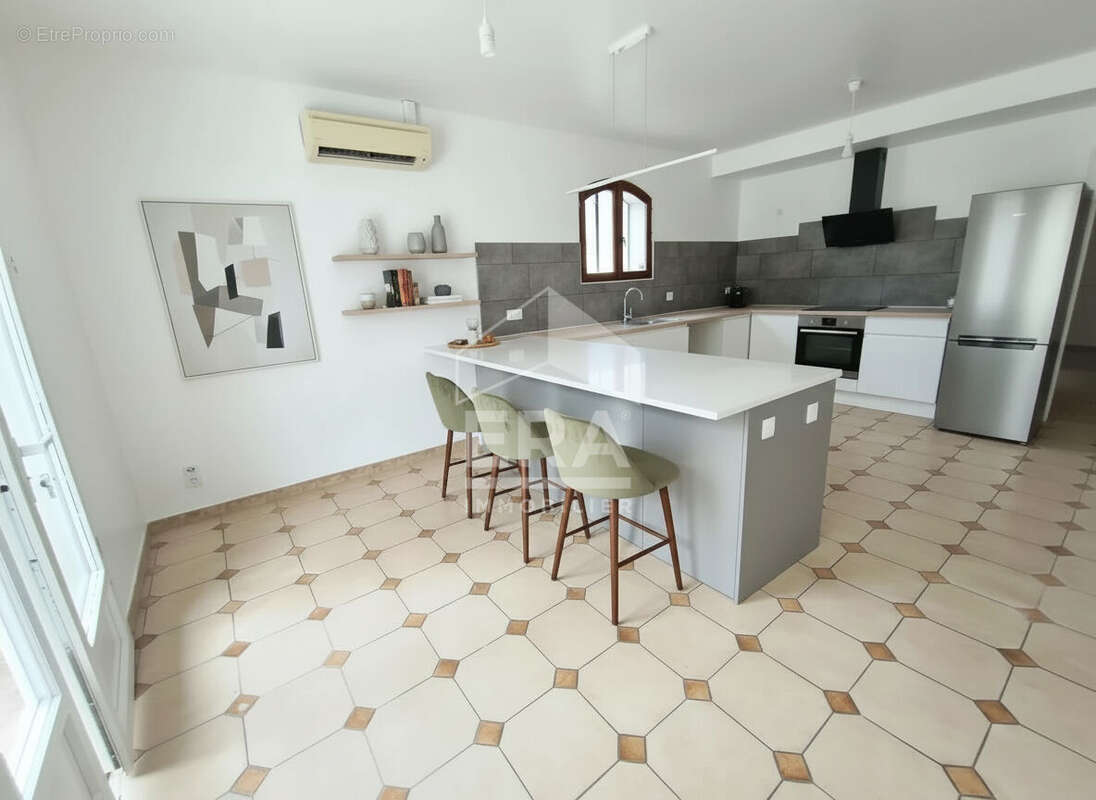 Maison à VERNEGUES