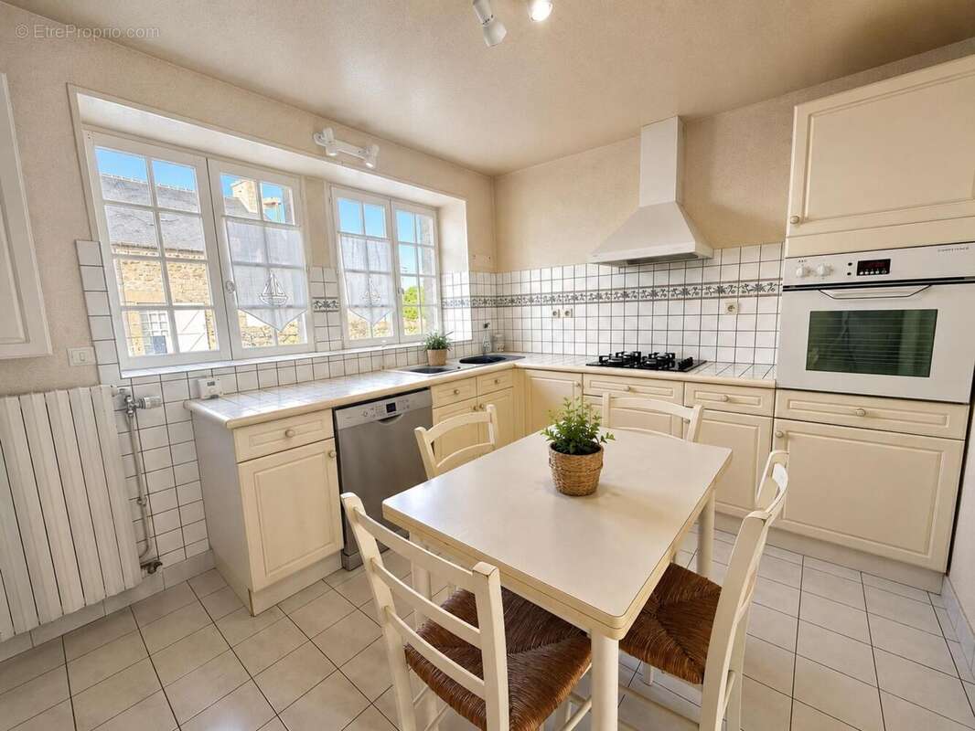 Maison 132 m² à Reville  - photo 5