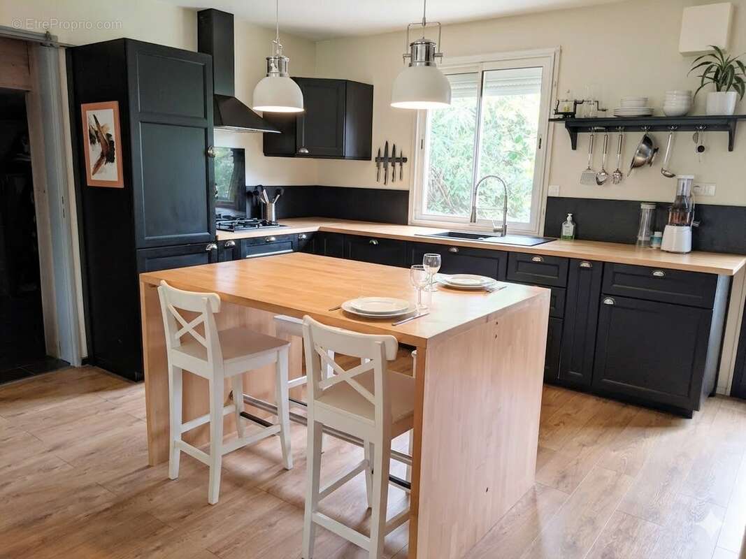 Maison à SAINT-BAUZILLE-DE-MONTMEL