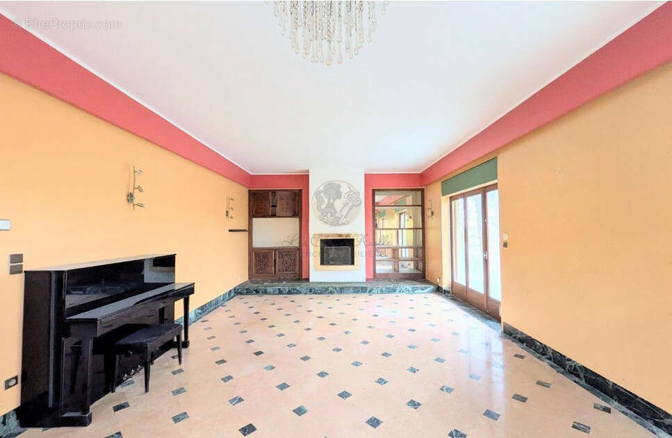 Maison à FRANCHEVILLE