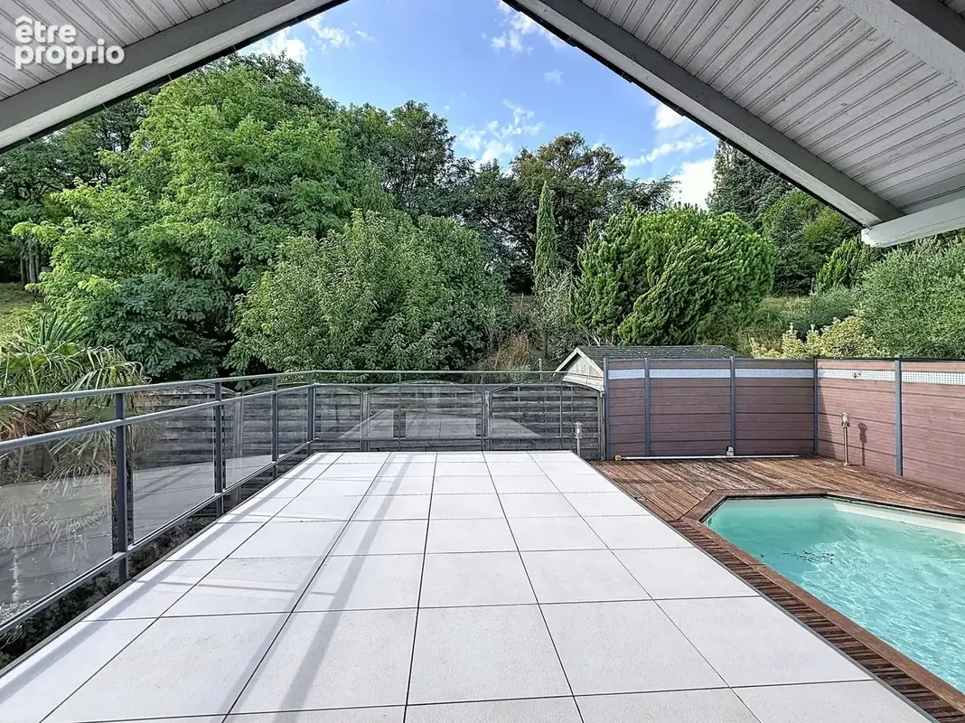 SAINT-ANTOINE-DU-ROCHER – Maison de caractère en tuffeau avec piscine - photo 15