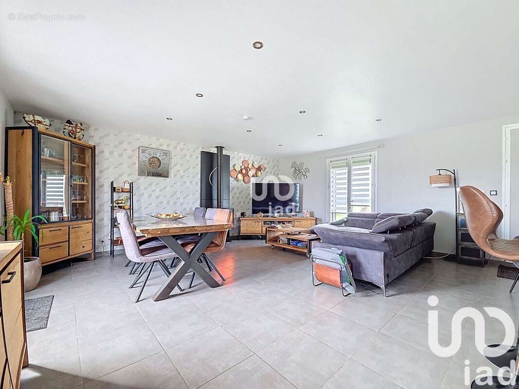 Maison 92 m² à Saint-Remy-Boscrocourt  - photo 2
