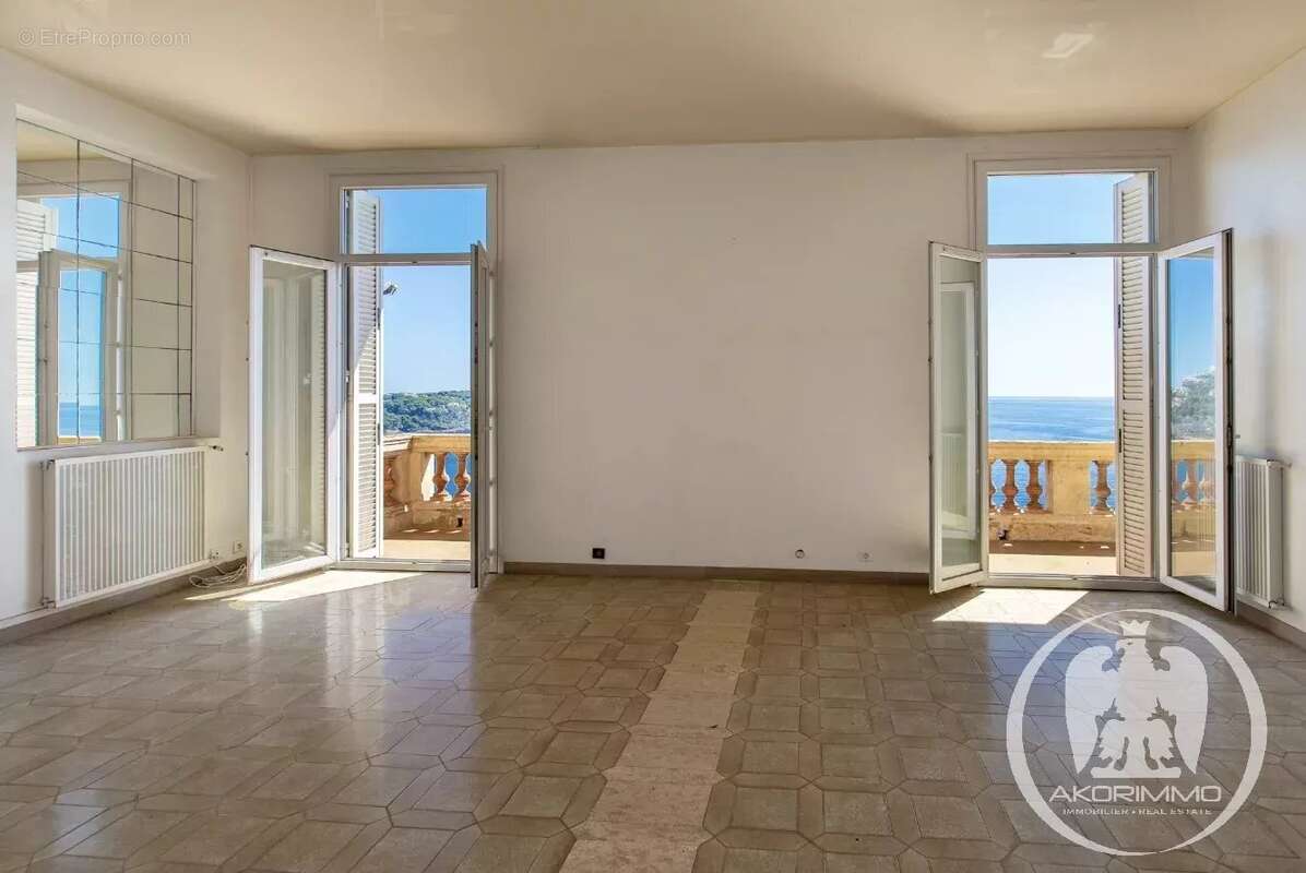 Appartement à ROQUEBRUNE-CAP-MARTIN