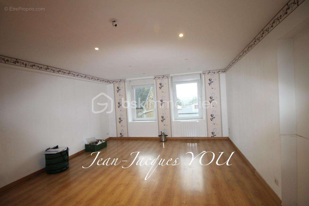 Maison à SAINT-POIS