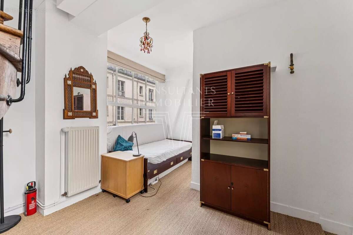 Appartement à PARIS-14E
