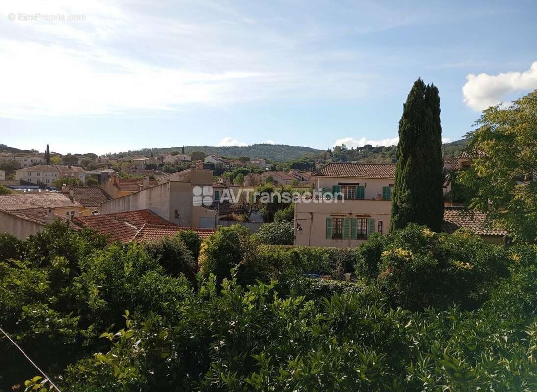 Maison à ROQUEBRUNE-SUR-ARGENS