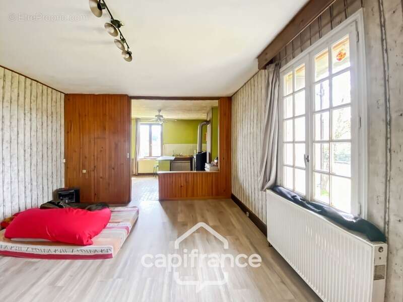 Maison en pierres à vendre -  5 pièces VERCIA (39) - 1309m² de terrain - Capifrance - Jérôme CESARIO - photo 8