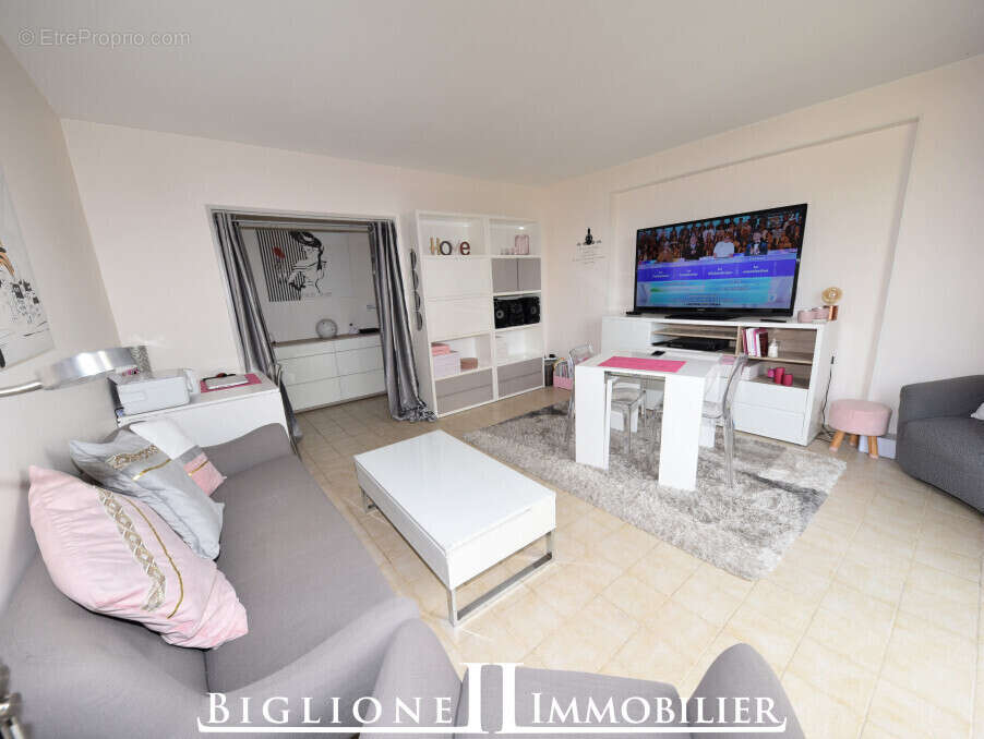 Appartement à COUBRON