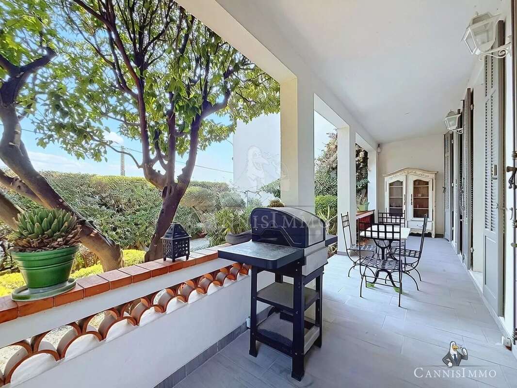 Cannes stanislas maison 6 pieces jardin vue mer - photo 5