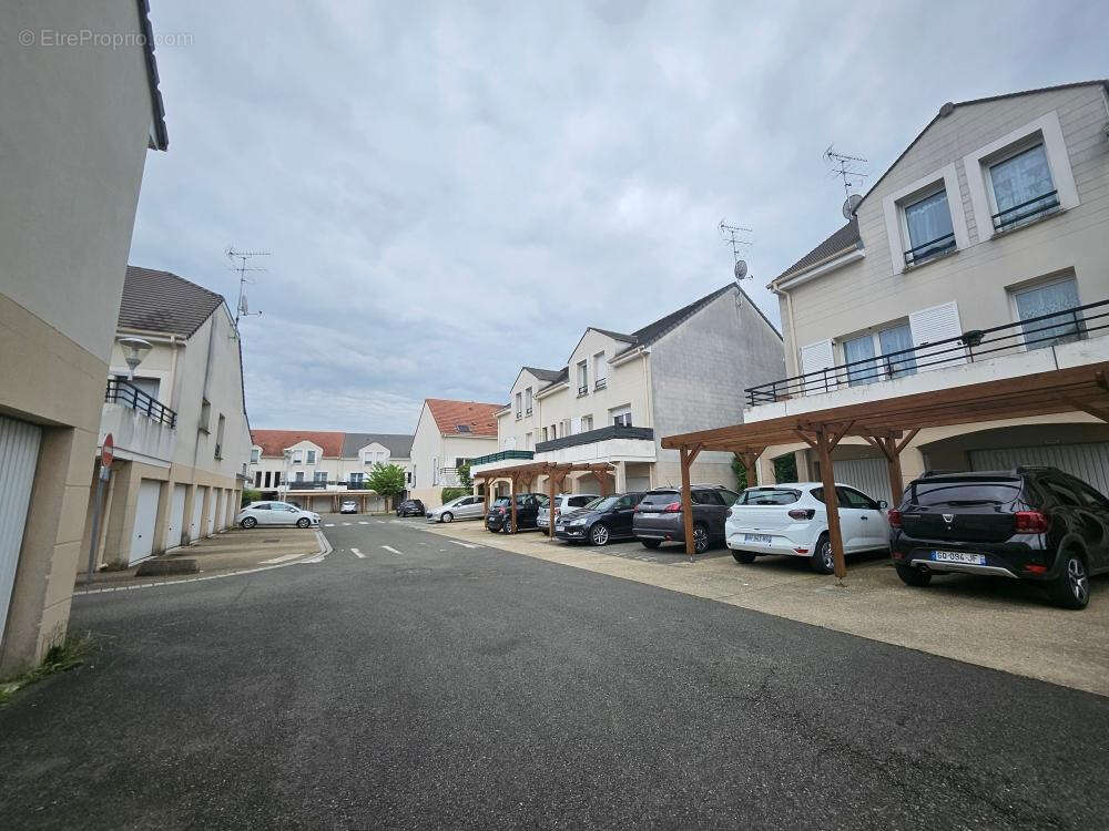 À vendre   Bel appartement F2 en rez-de-jardin avec box fermé et parking - photo 4