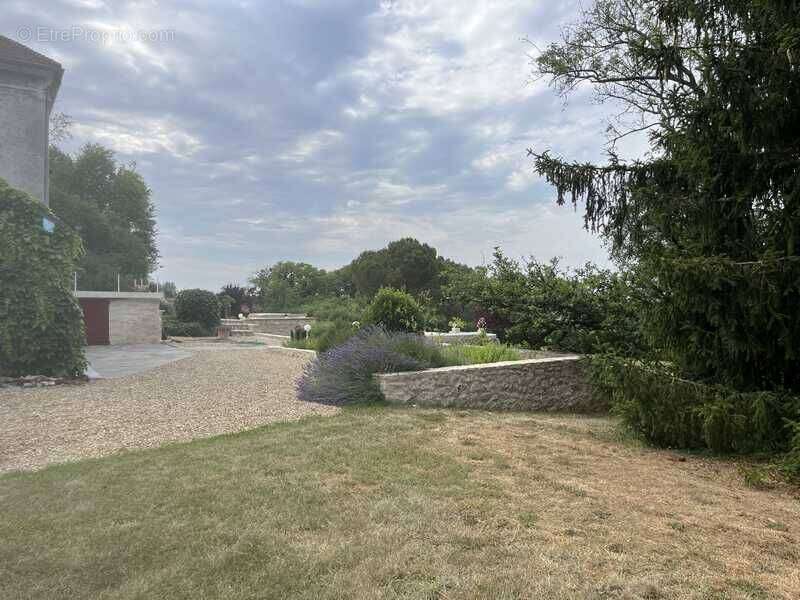 Maison 161 m² à Chaumont-En-Vexin  - photo 4