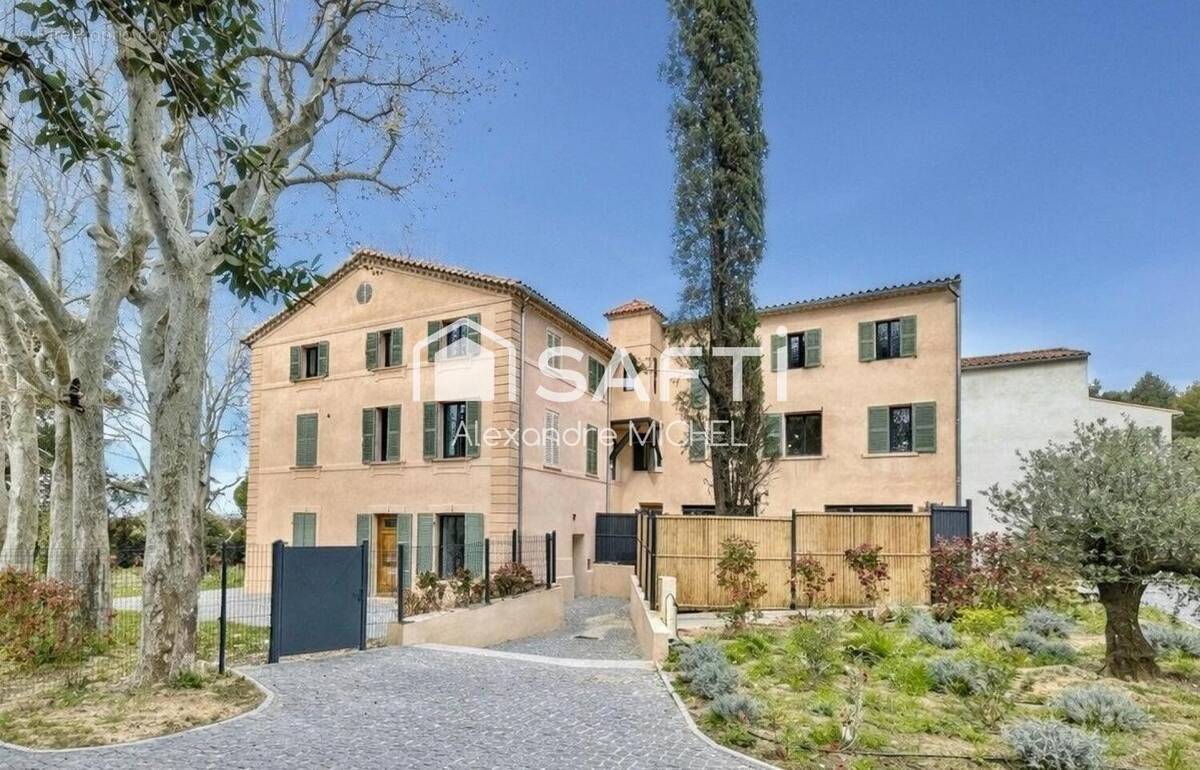 Photo 1 - Appartement à LE BEAUSSET