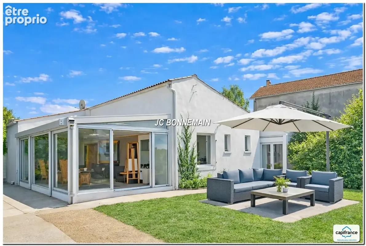 Photo Maison à Le Chateau-D'oleron au prix de 399 550€