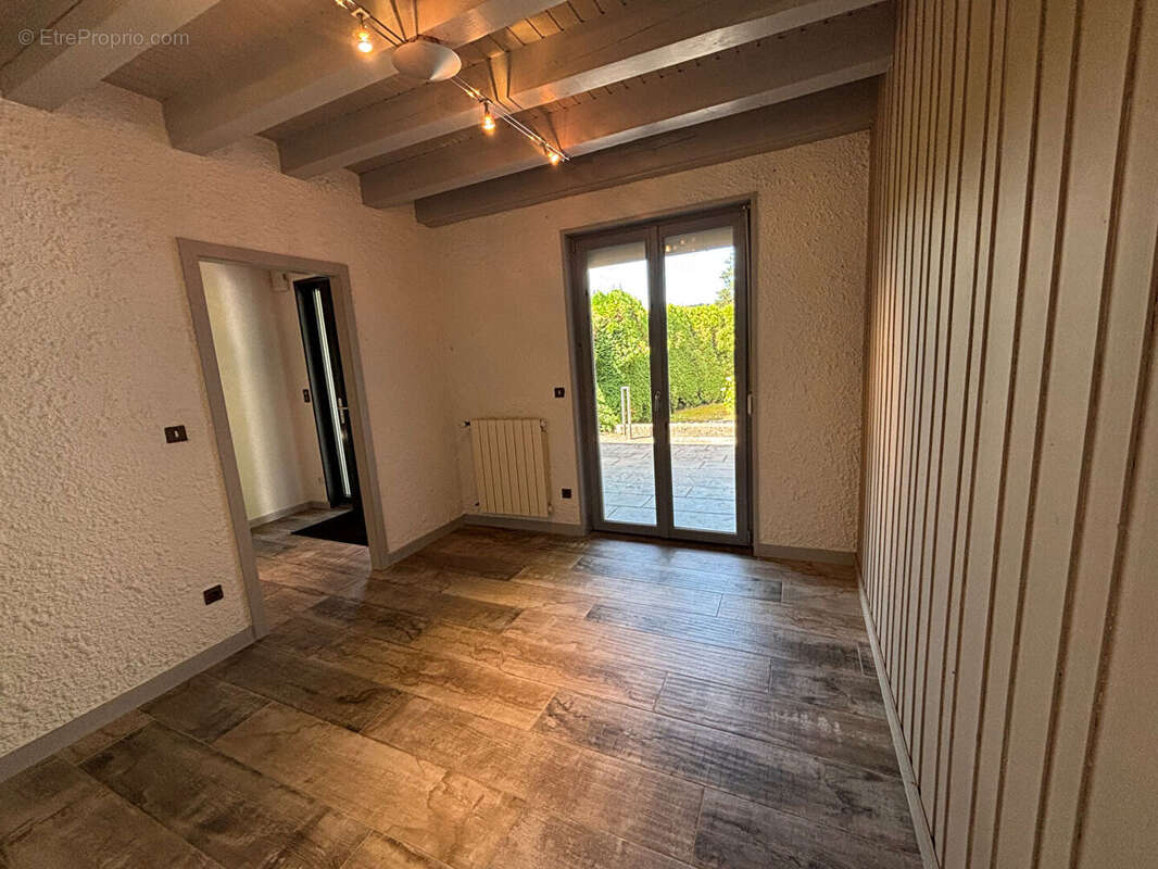 Maison La Cluse Et Mijoux 6 pièce(s) 218 m2 - photo 8