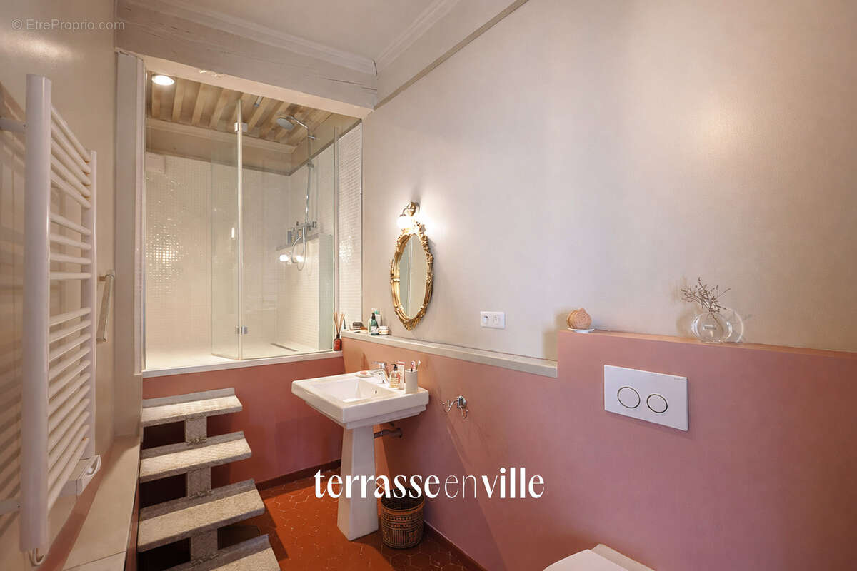La ciotat   centre historique - grand duplex - t9 - 192 m2   5 ch - parcelle 350m2 - parking - 1 250 000€ - photo 24