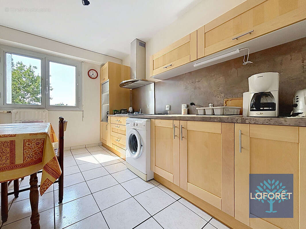 Appartement La Roche Sur Yon 3 pièce(s) 85.78 m2 - photo 3