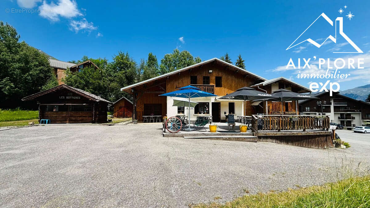 471 m² à Saint-Pancrace  - photo 4