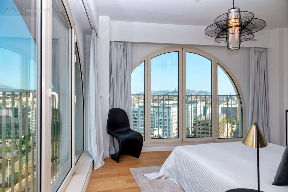 Appartement à MARSEILLE-2E