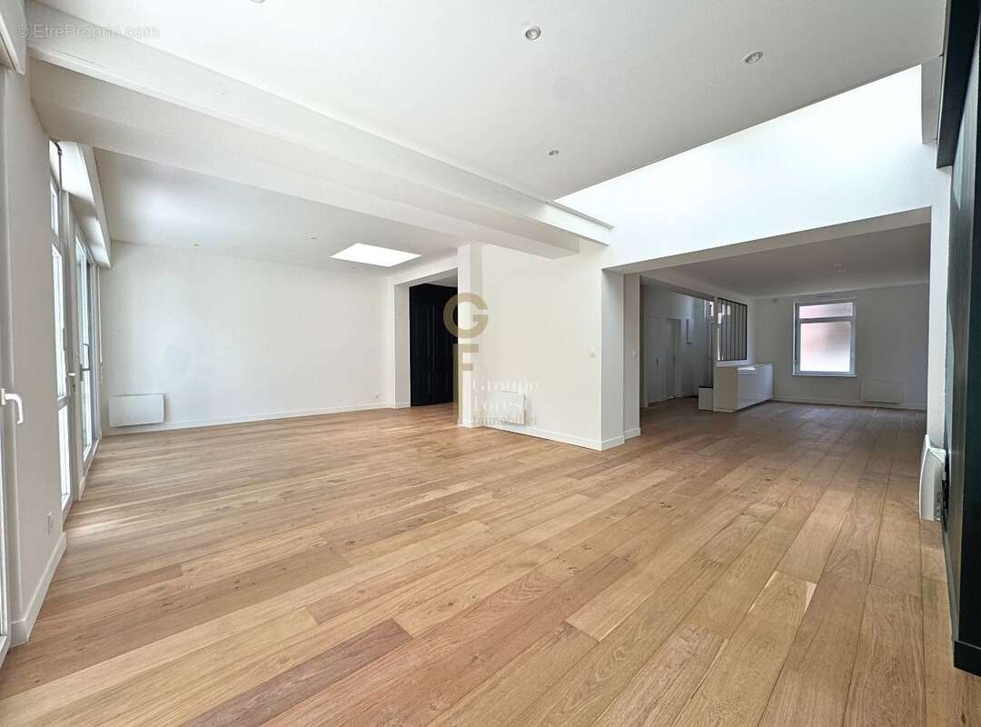 Maison 203 m² à Marquette-Lez-Lille  - photo 3
