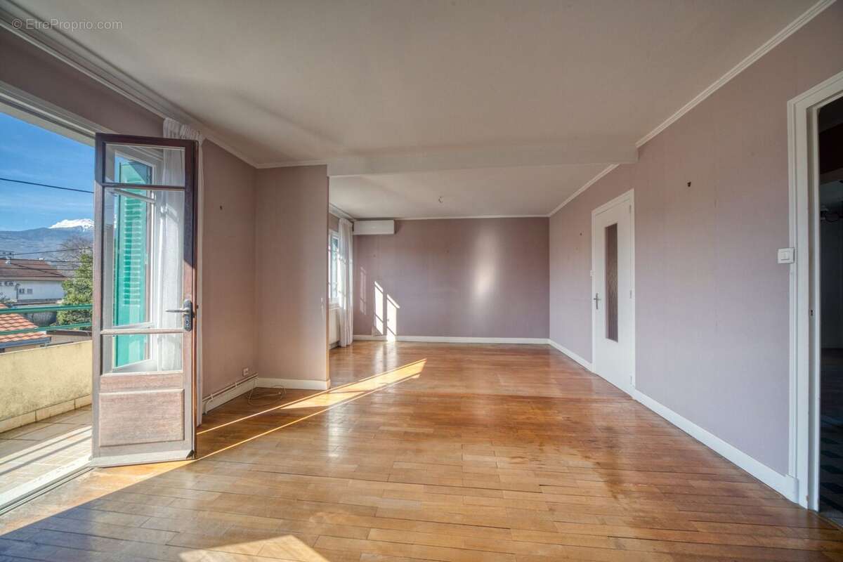 Maison à ECHIROLLES