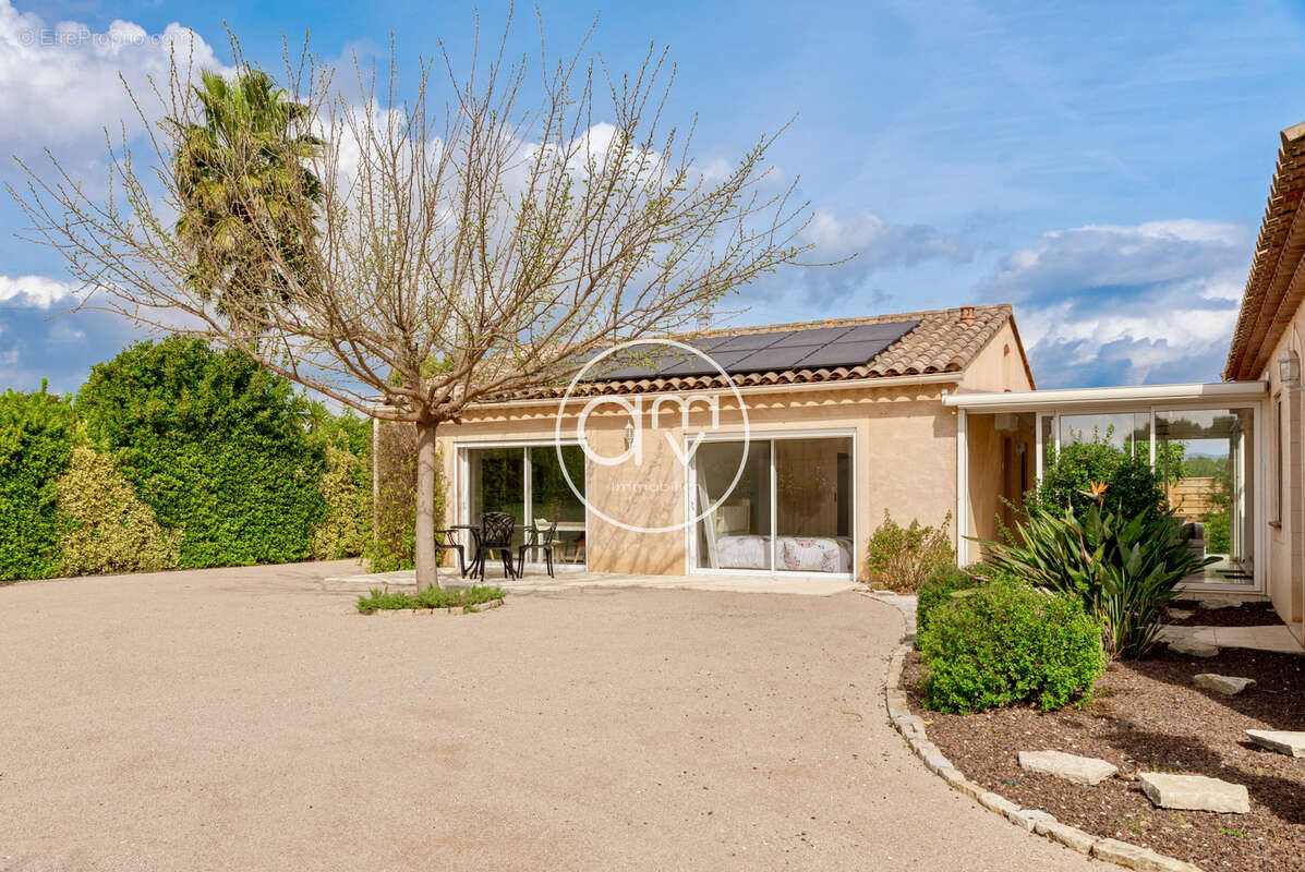 Maison à LA CRAU