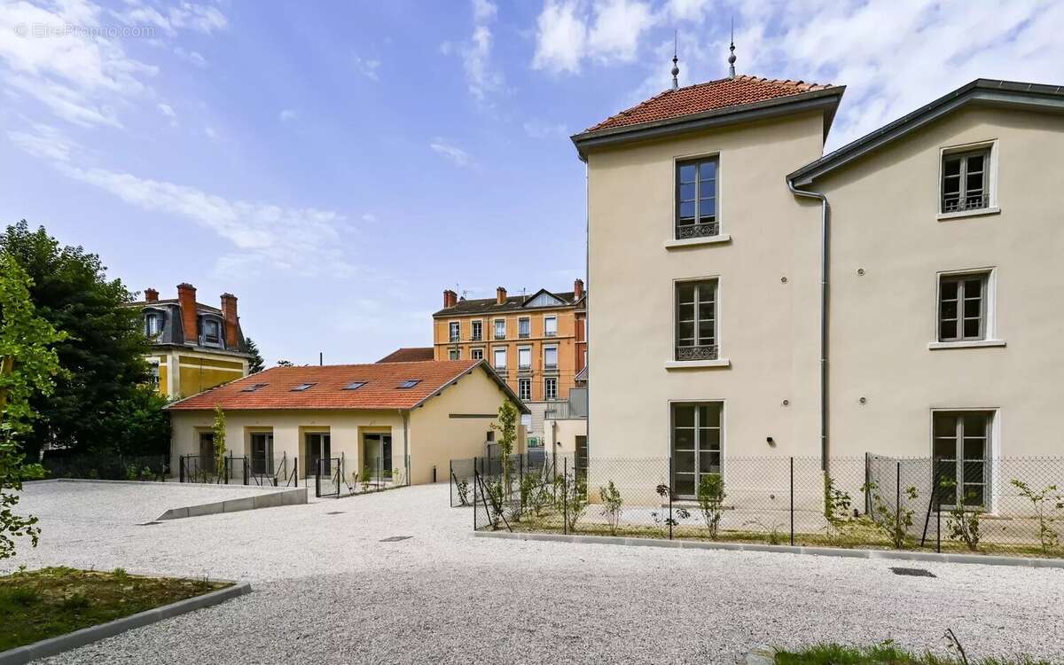 Appartement à TASSIN-LA-DEMI-LUNE