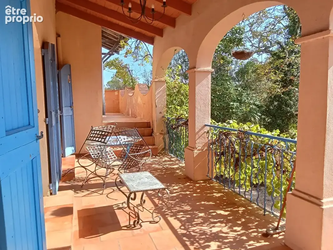 Mas avec 6 chambres d'hôtes 3 épis + gîte. - photo 2