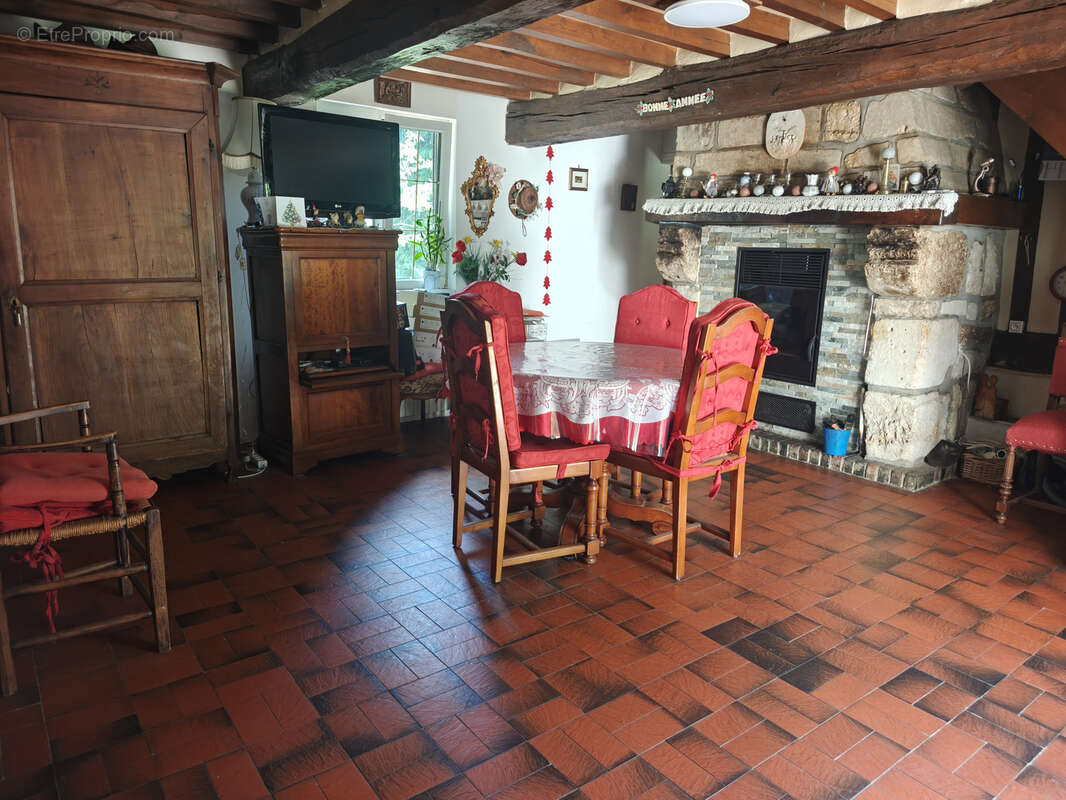 Maison à SAINT-PIERRE-SUR-DIVES