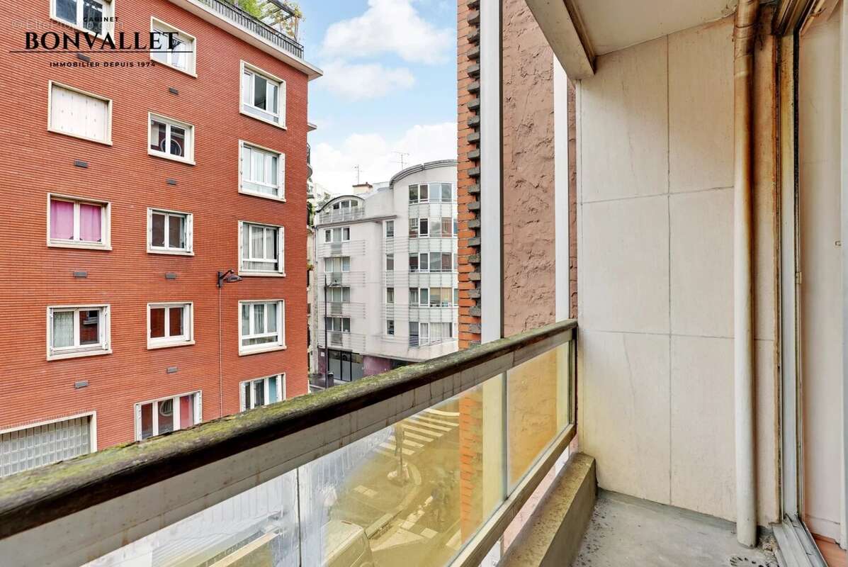 Appartement à PARIS-15E