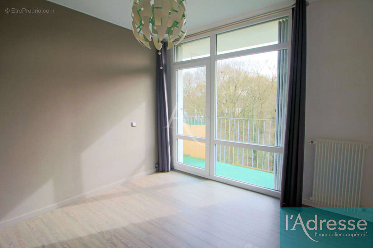 Appartement 4 pièces - Résidence "La Theuillerie"  Calme, verdure et beaux volumes - Ris-Orangis - photo 5