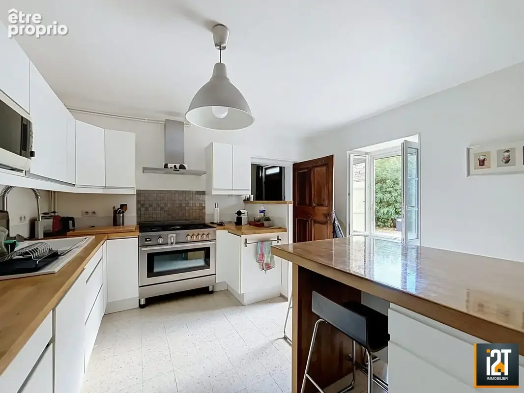 Maison 220 m² à Saint-Jean-De-Serres  - photo 4