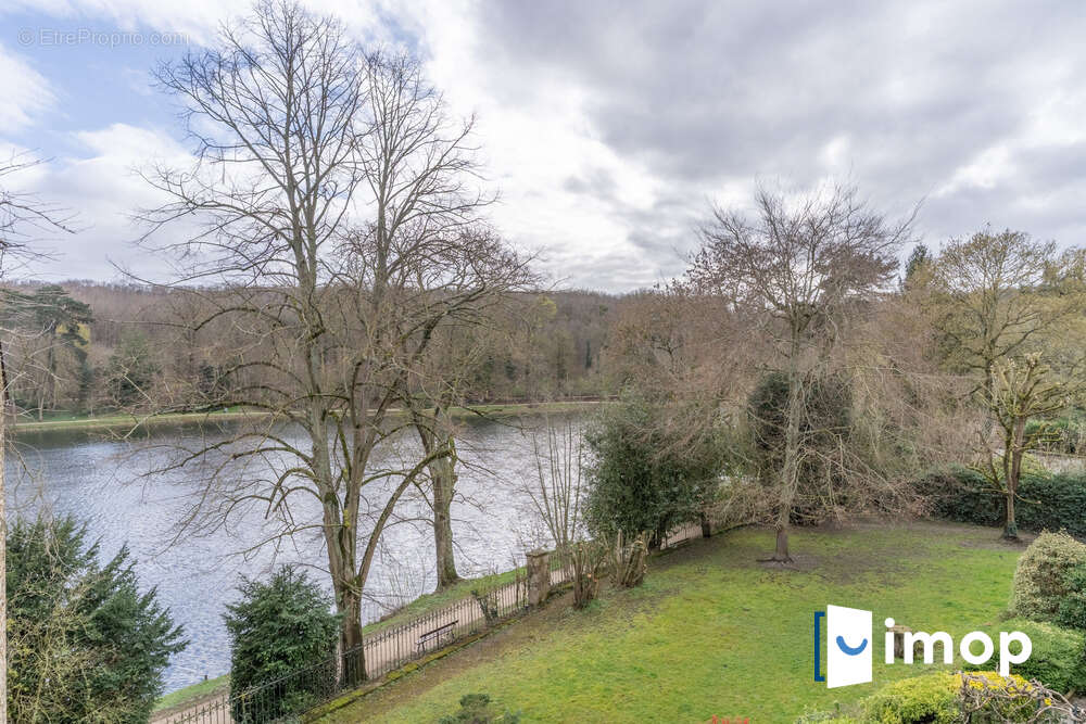 Appartement à VILLE-D'AVRAY