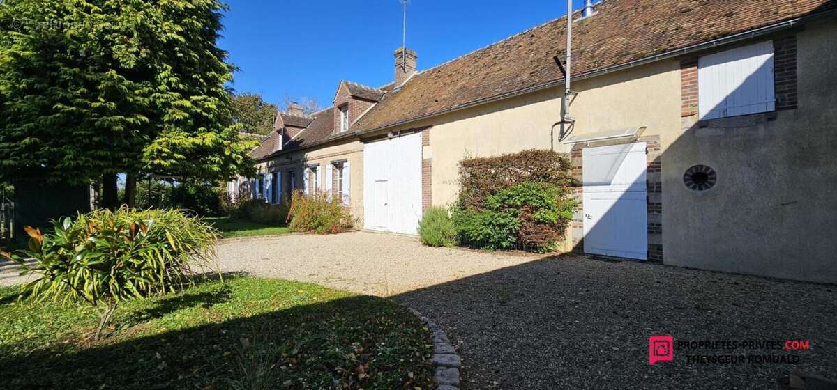 Maison Piffonds 7 pièce(s) 204 m2 - photo 4