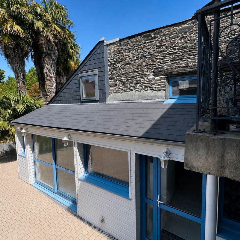 Appartement à CHATEAUNEUF-DU-FAOU