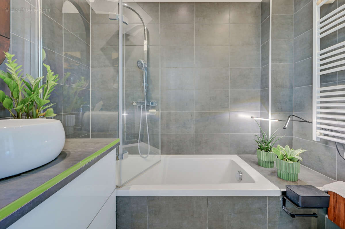 Appartement à MARSEILLE-7E