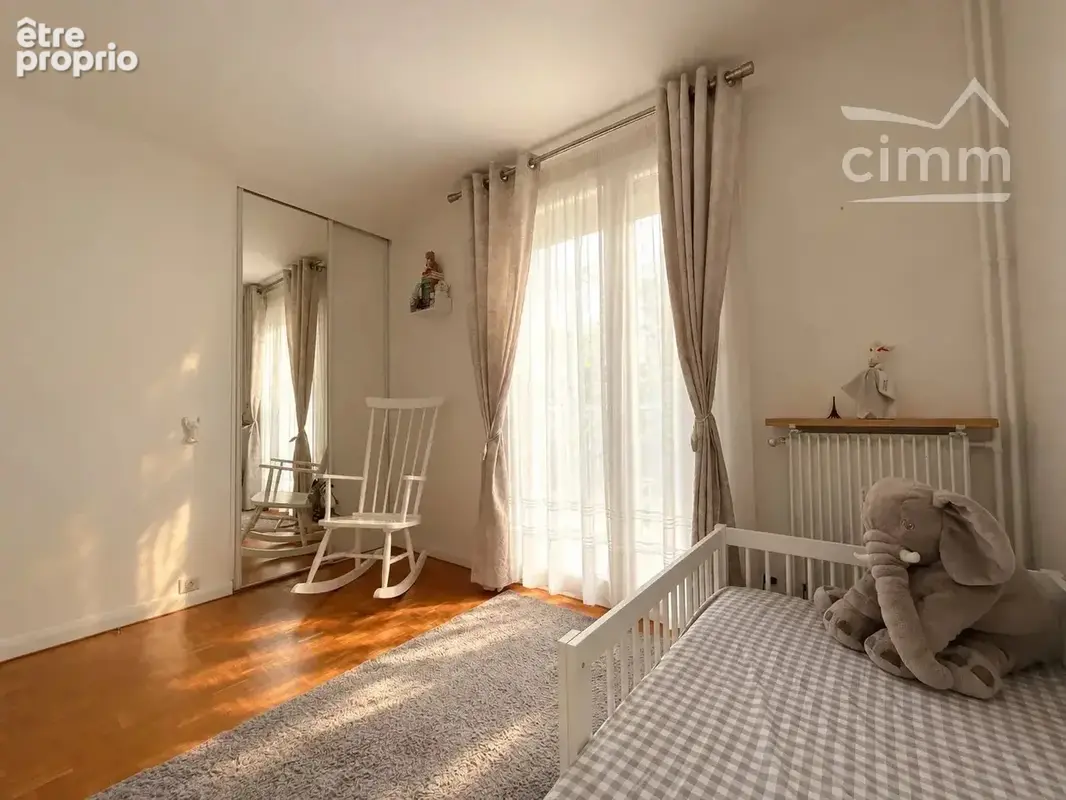 Lumière et verdure pour ce 3 pièces en très bon état - photo 9