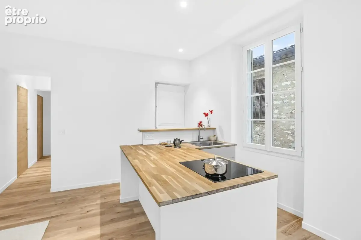 Charmant appartement rénové de 3p avec balcon au cœur de valbonne village - photo 3