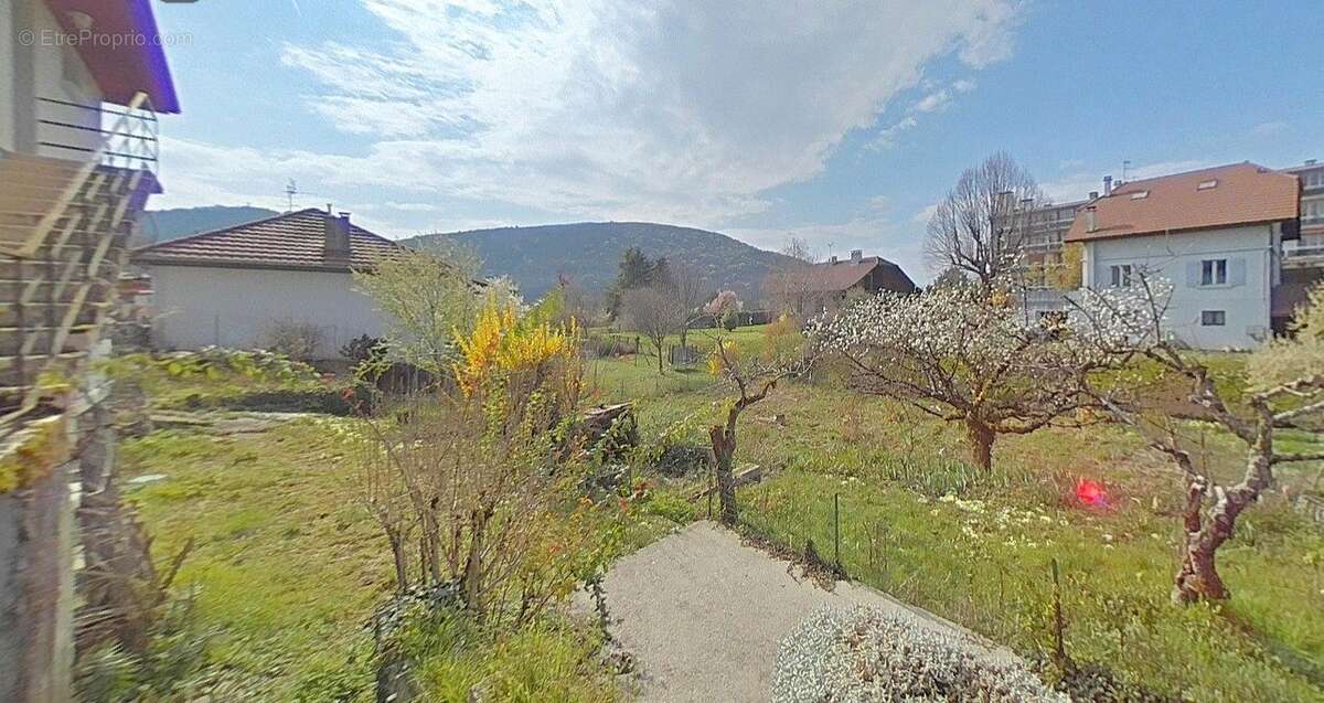 Maison à VETRAZ-MONTHOUX