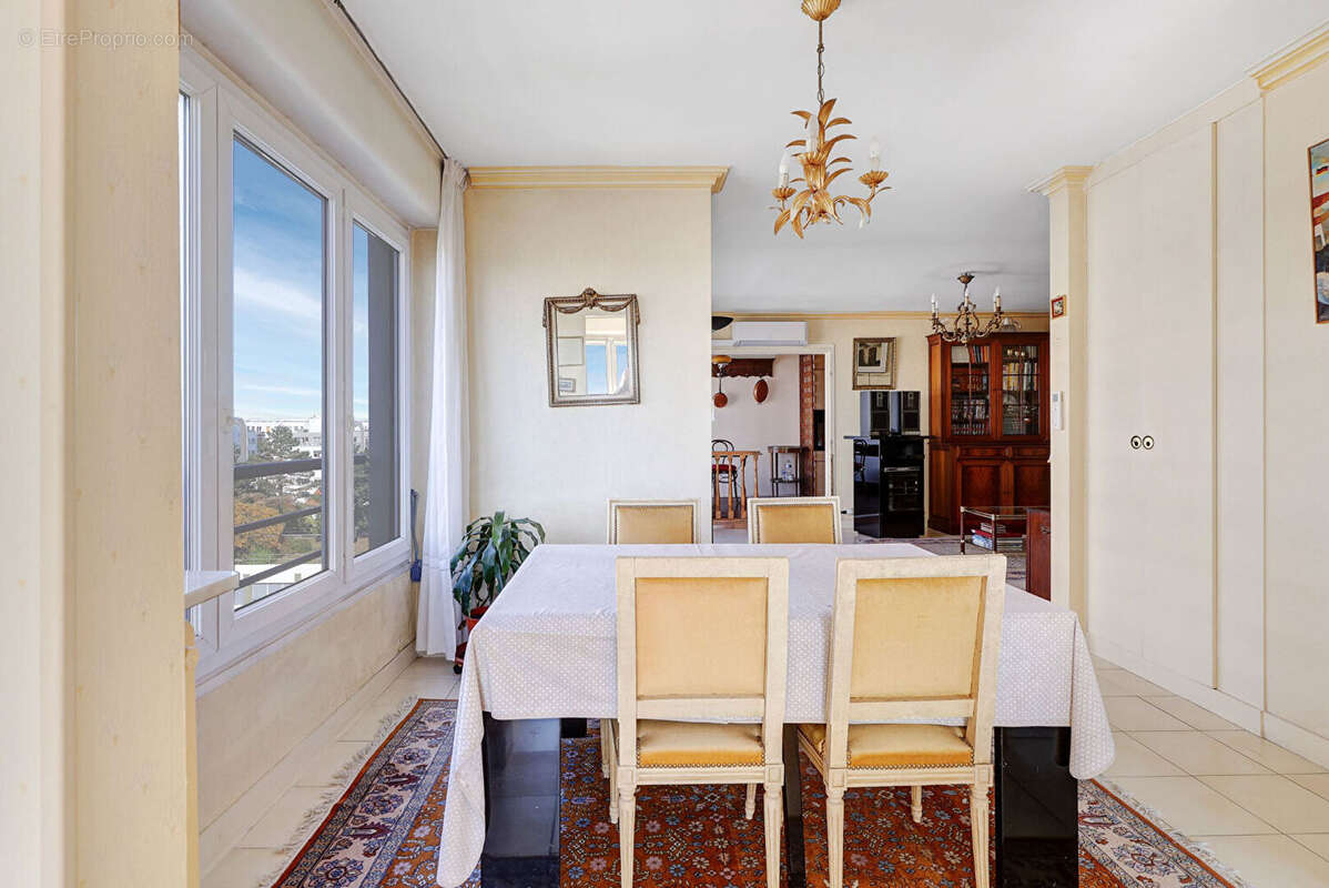 Appartement à PARIS-20E