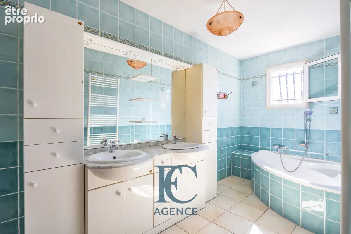 Maison 5 pièces de 122 m2 au calme et proche des plages - photo 6