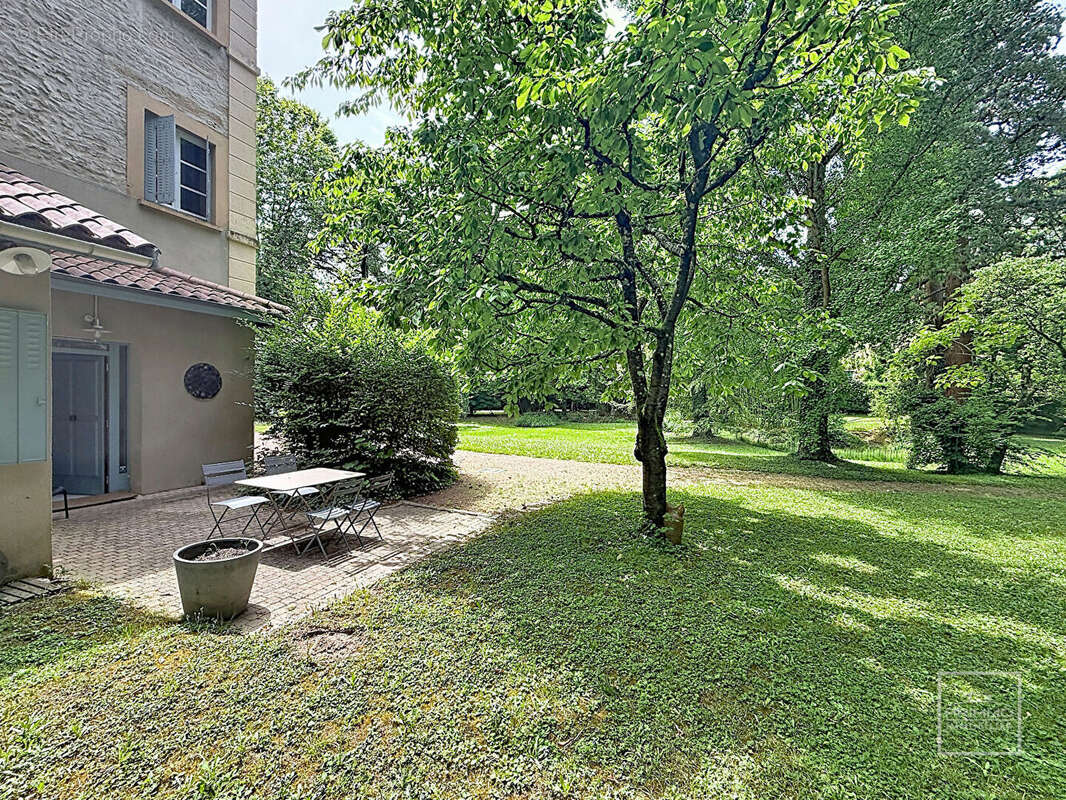 Saint-Cyr Au Mont d'Or Appartement T3 de 120m² habitables dans une superbe propriété - photo 2