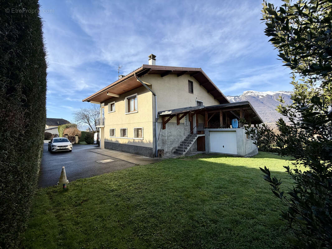 Maison à SAINTE-HELENE-SUR-ISERE