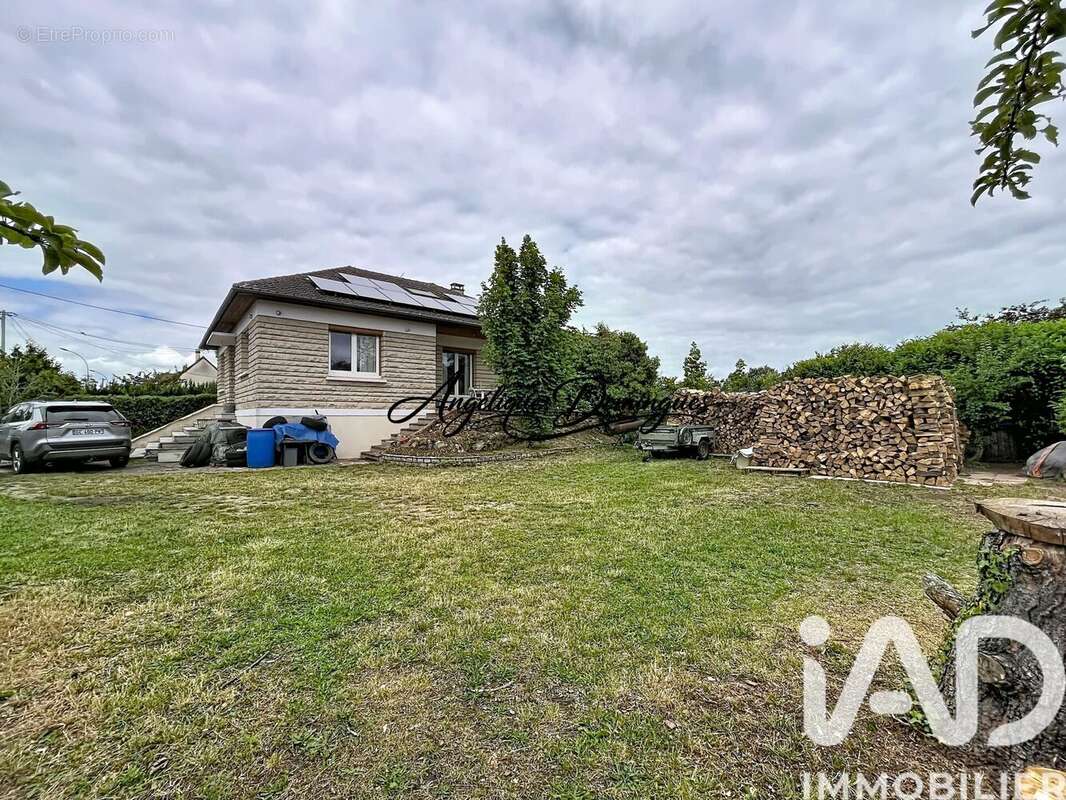 Maison 134 m² à Aubergenville  - photo 2