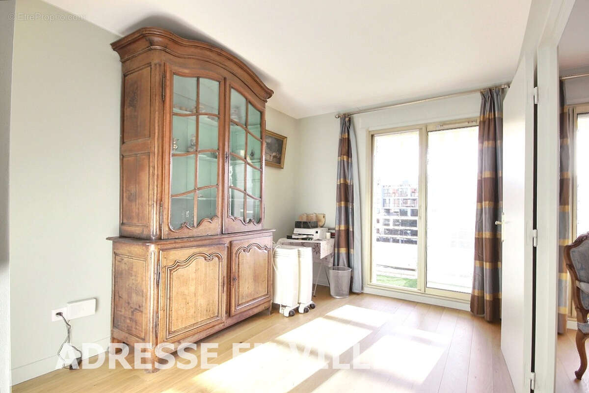 Appartement à LEVALLOIS-PERRET