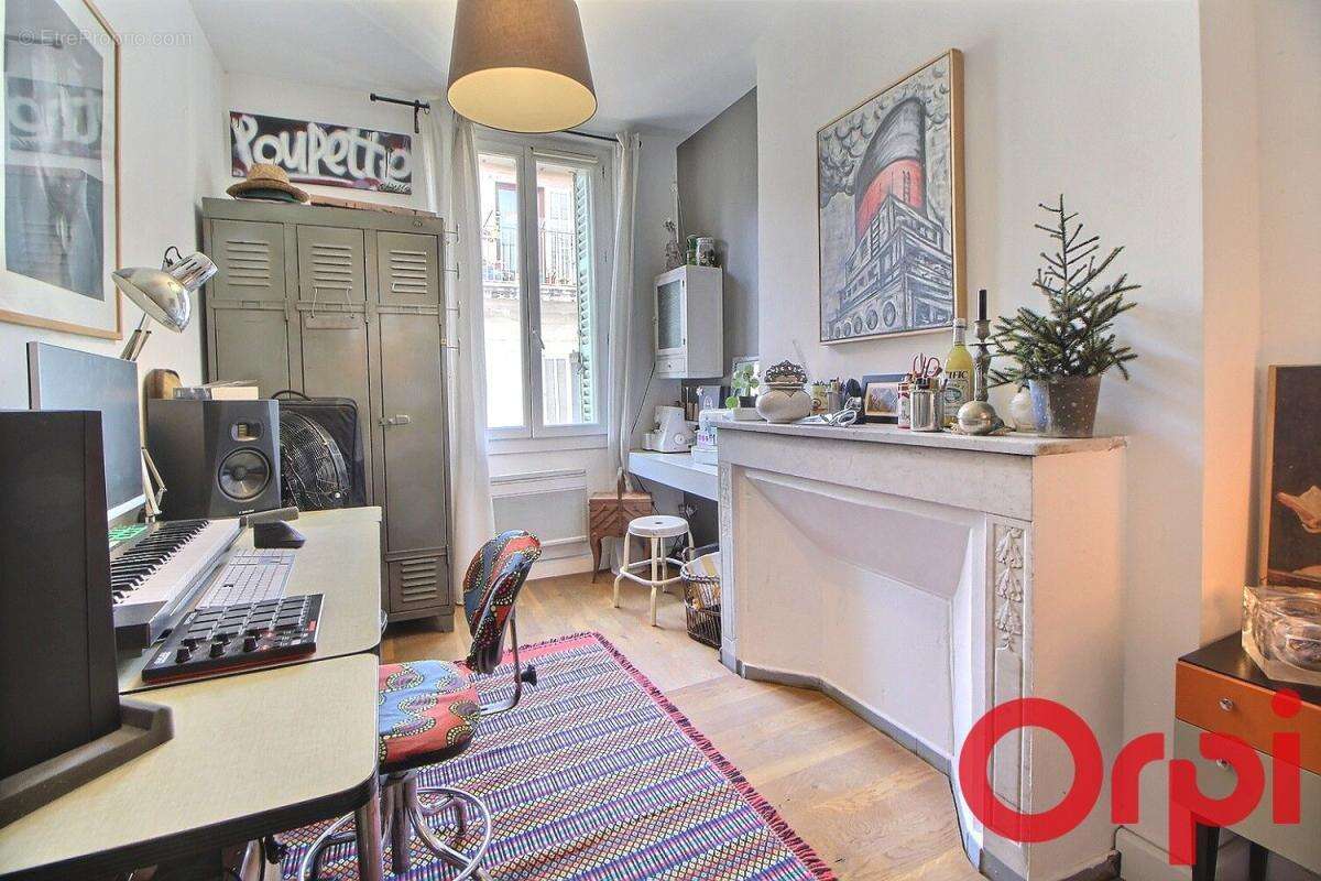 Appartement à MARSEILLE-1E