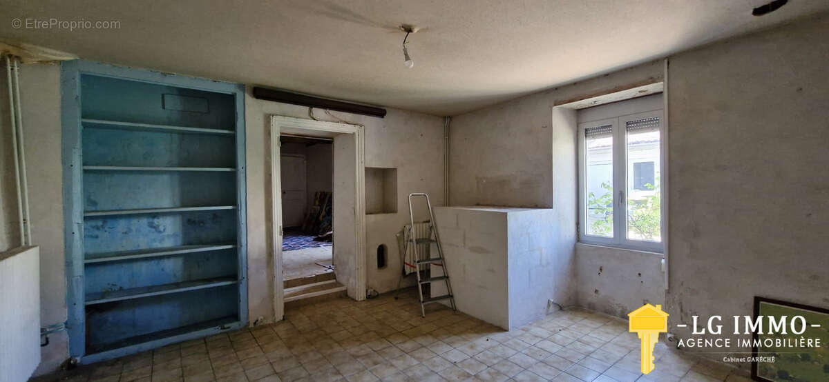 Maison à MORTAGNE-SUR-GIRONDE