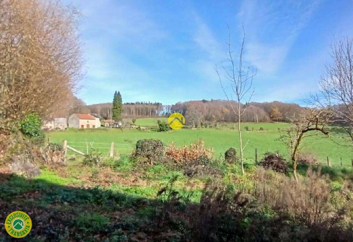 Maison à CEYROUX