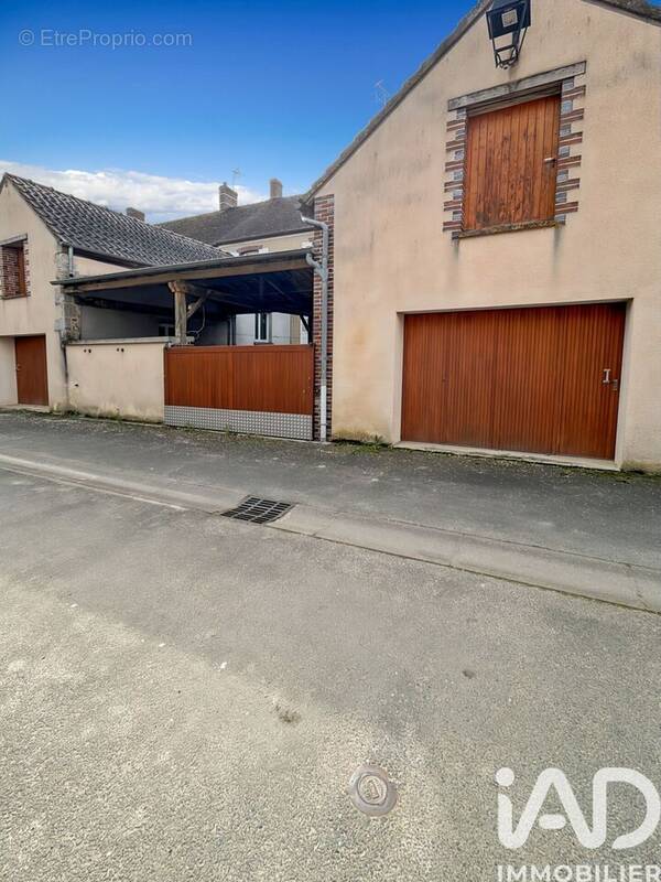 Photo 1 - Maison à GY-LES-NONAINS