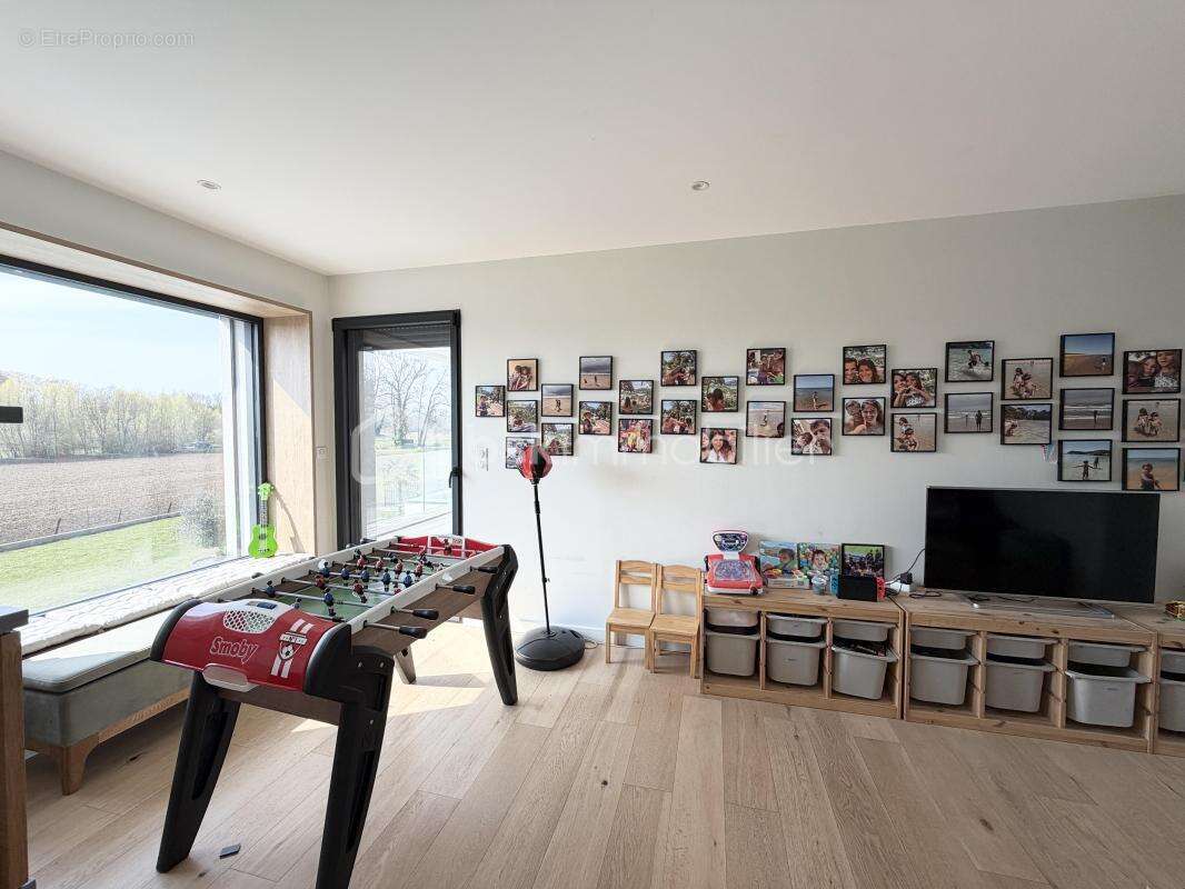 Maison à LA CHAPELLE-SAINT-LUC